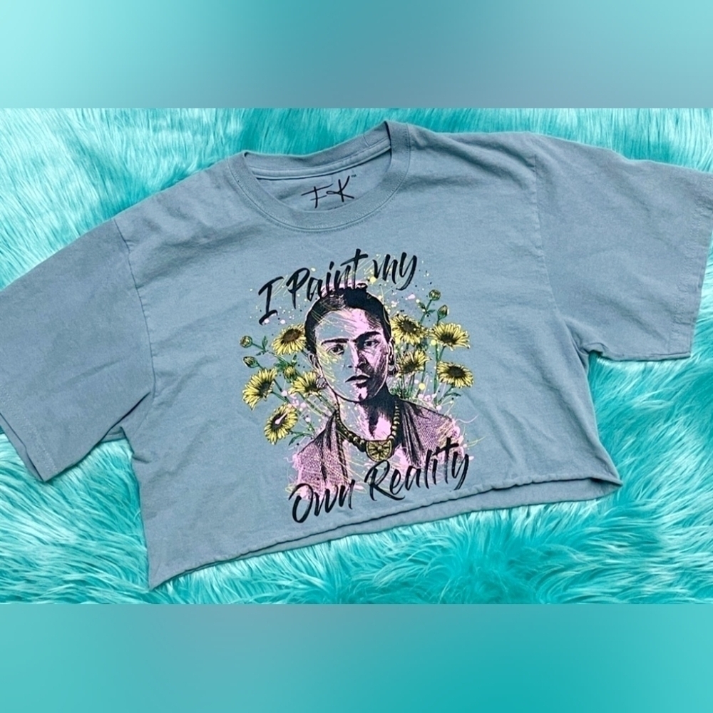 NWT Frida Kahlo Cropped Graphic T-Shirt Women's L Stone Blue "I Paint My Own"